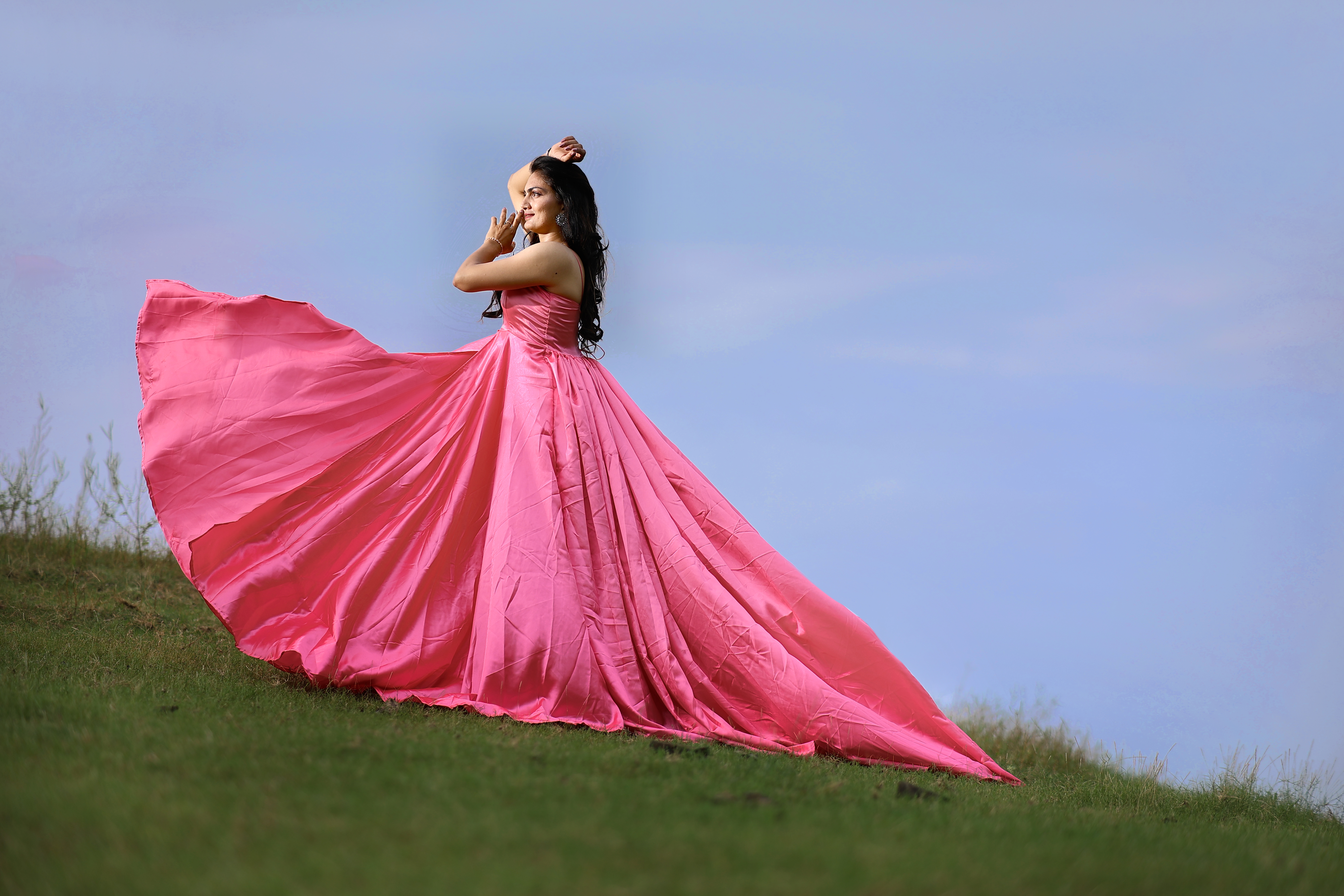 Pre Wedding Long Tail Gowns at Rs 3600 | Long Gowns in Surat | ID:  2851743408948
